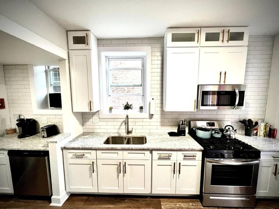 Appartement Modern Vintage 2Br Walkable To Dining & Lakefront à Chicago Extérieur photo